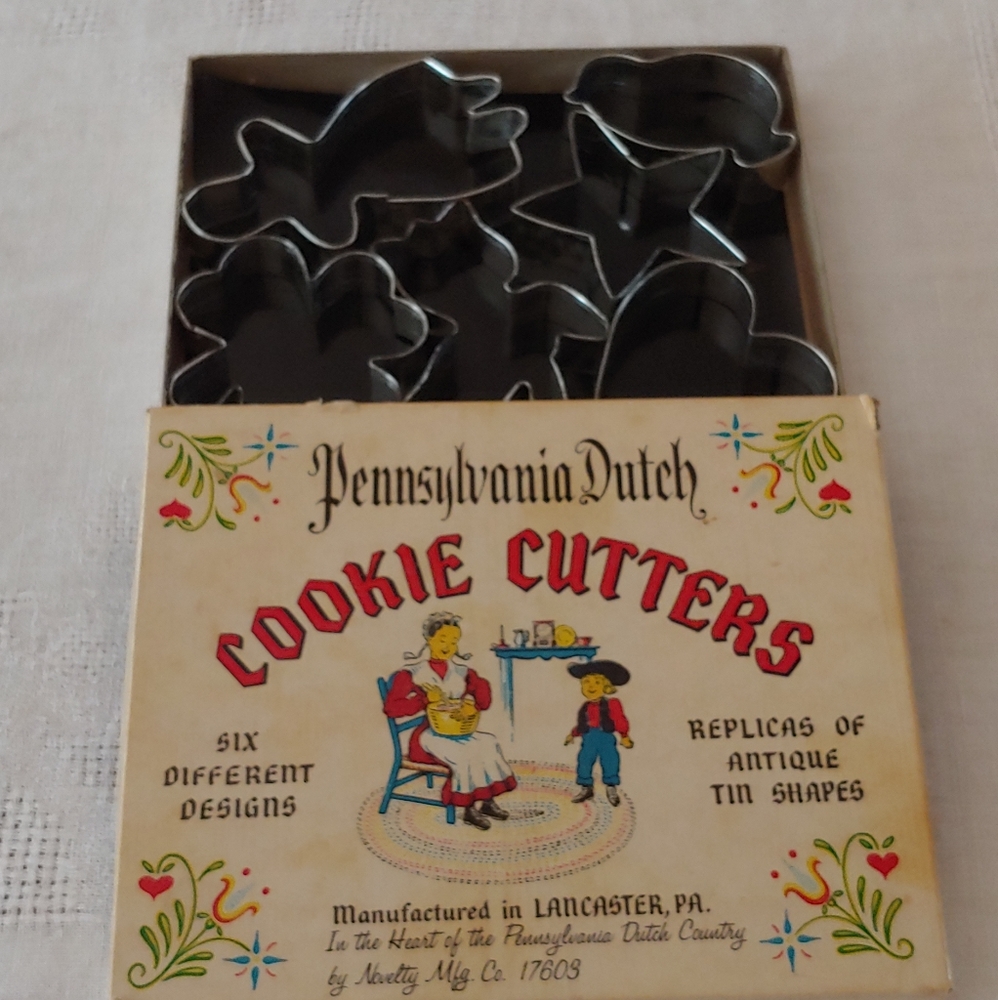 Vintage Metal Cookie Cutter Set - Picture 2 of 11